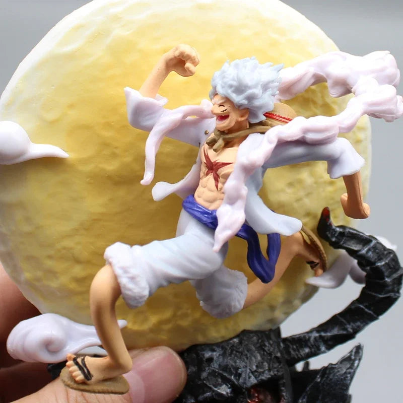 Figurine Luffy - Éclairé par la Lune (LED intégrée)